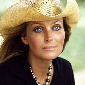 Those eyes, Who can recognize this beauty? She was a true beauty icon but today she turned 67. How can the time fly by so fast, you wont believe how she looks now at